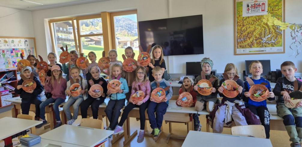 Die 1. Klasse wünscht euch FROHE OSTERN!