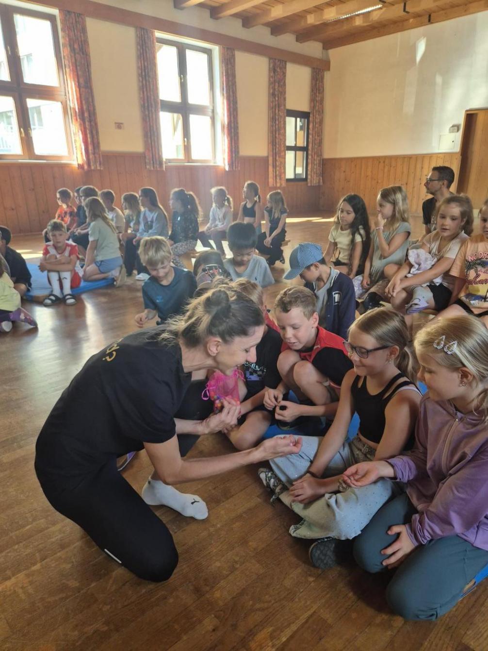Mitmachtheater "ein Geschenk- cool, fein und wild"