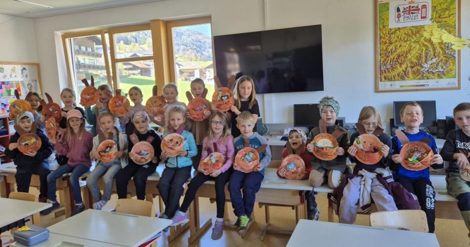 Die 1. Klasse wünscht euch FROHE OSTERN!